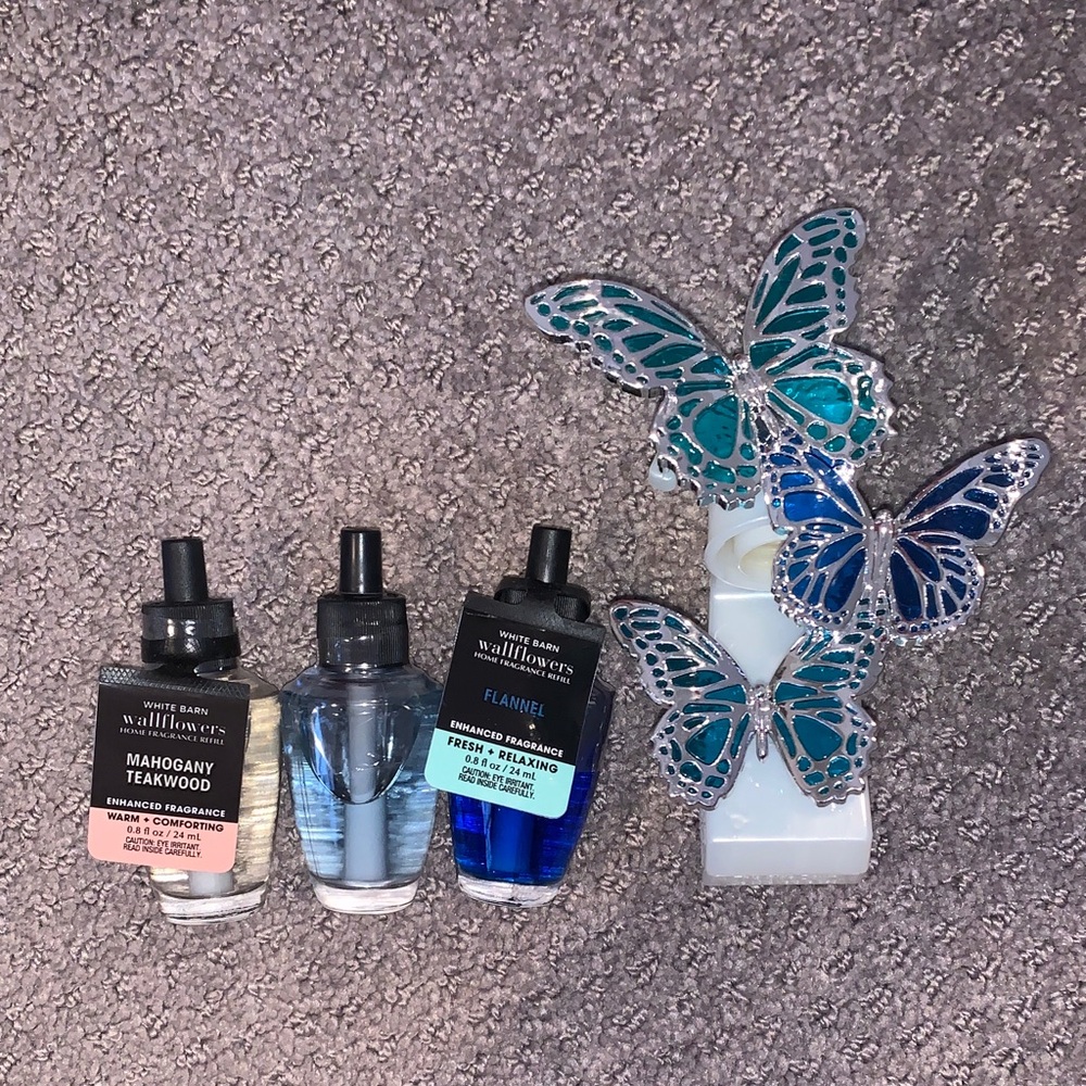 Bath and Body Works Wallflowers Fragrance Refill Set with Wall Plug-In